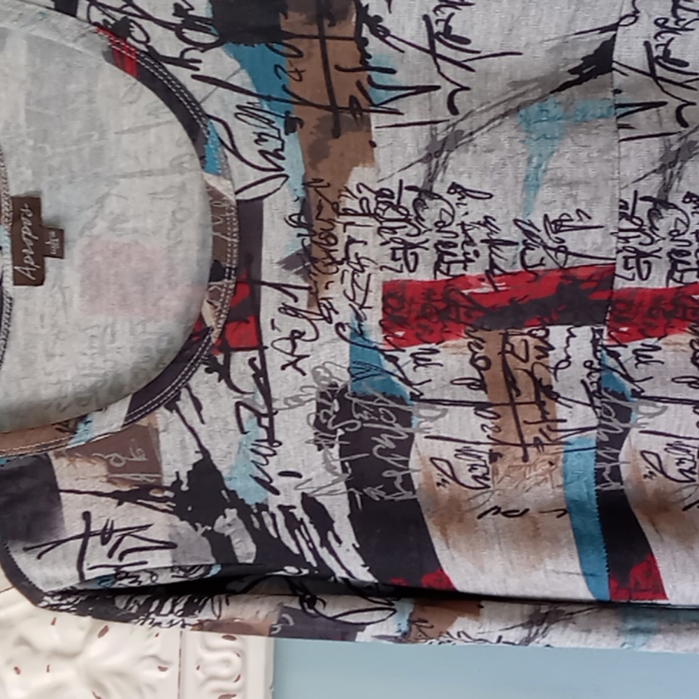 Abstract Sweater Top - Picture 2 of 7